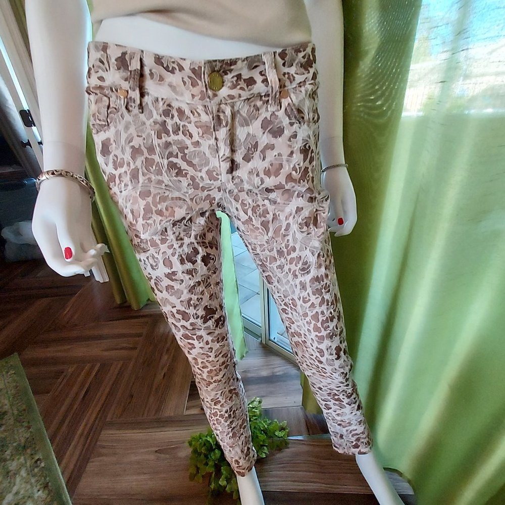 Cach'e brand: Snow Leopard Skinny Jeans: Cotton/Poly/Spandex: Size 2 NWT (30"w)